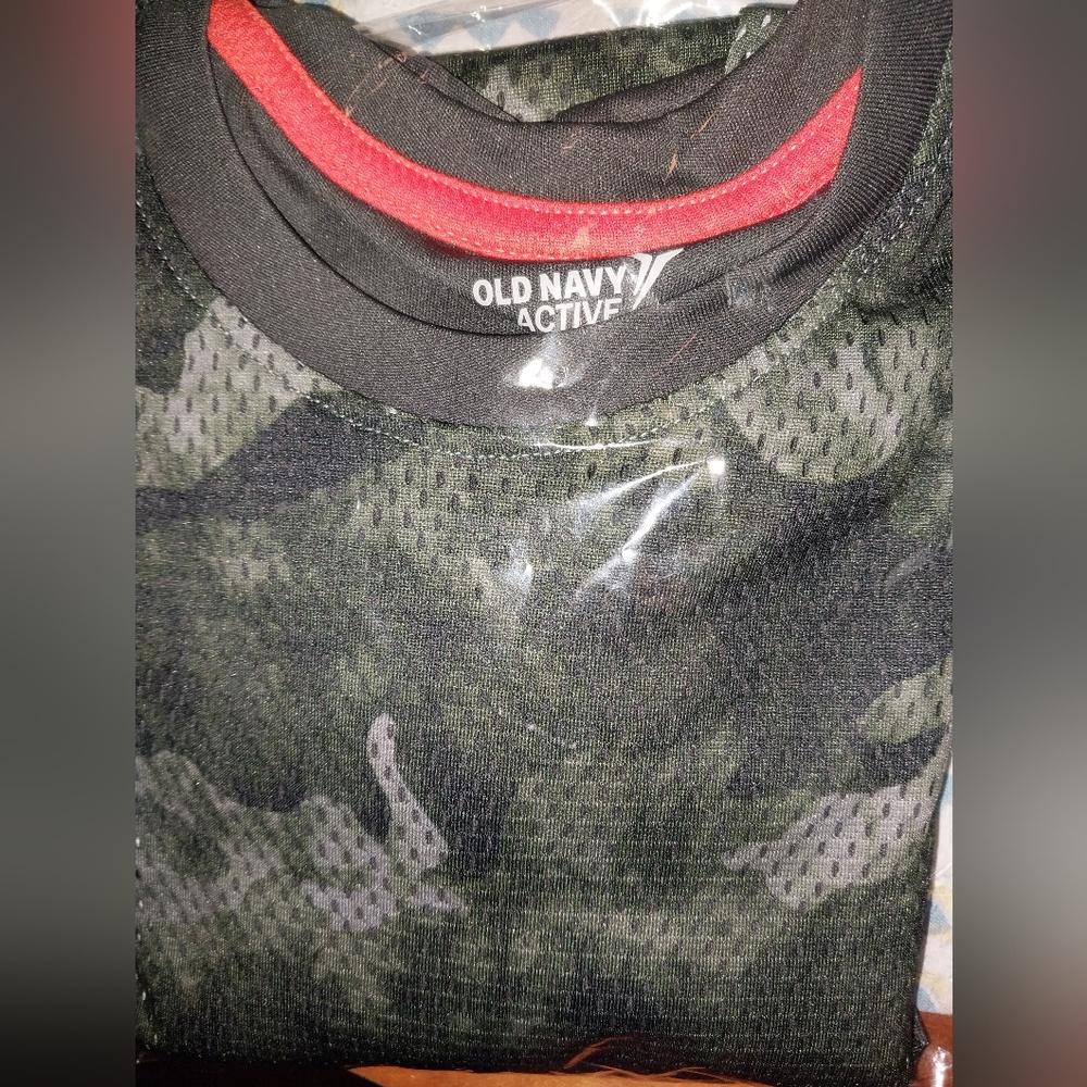 Old Navy Active Go-Dry Camo Shirt Set